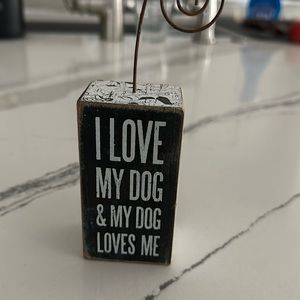 Picture holder.  Pet